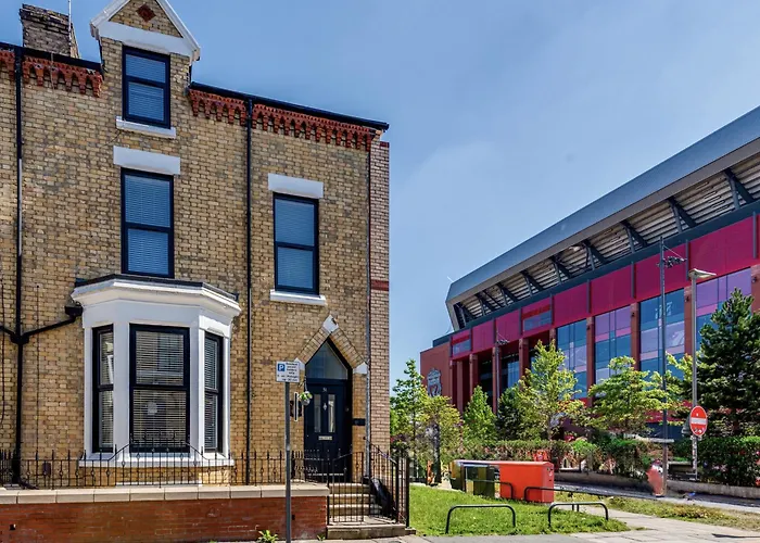 The Rockfield By Serene Stays Stylish 6Br Near Anfield With Bar Parking Virgin Media And Fast Wifi