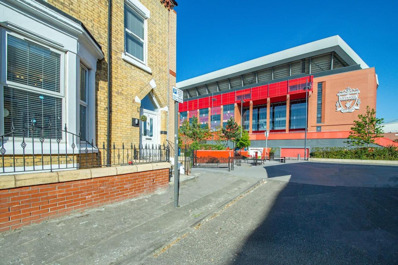The Rockfield By Serene Stylish 6br Near Anfield With Bar Parking Virgin Media And Fast Wifi 4* Liverpool