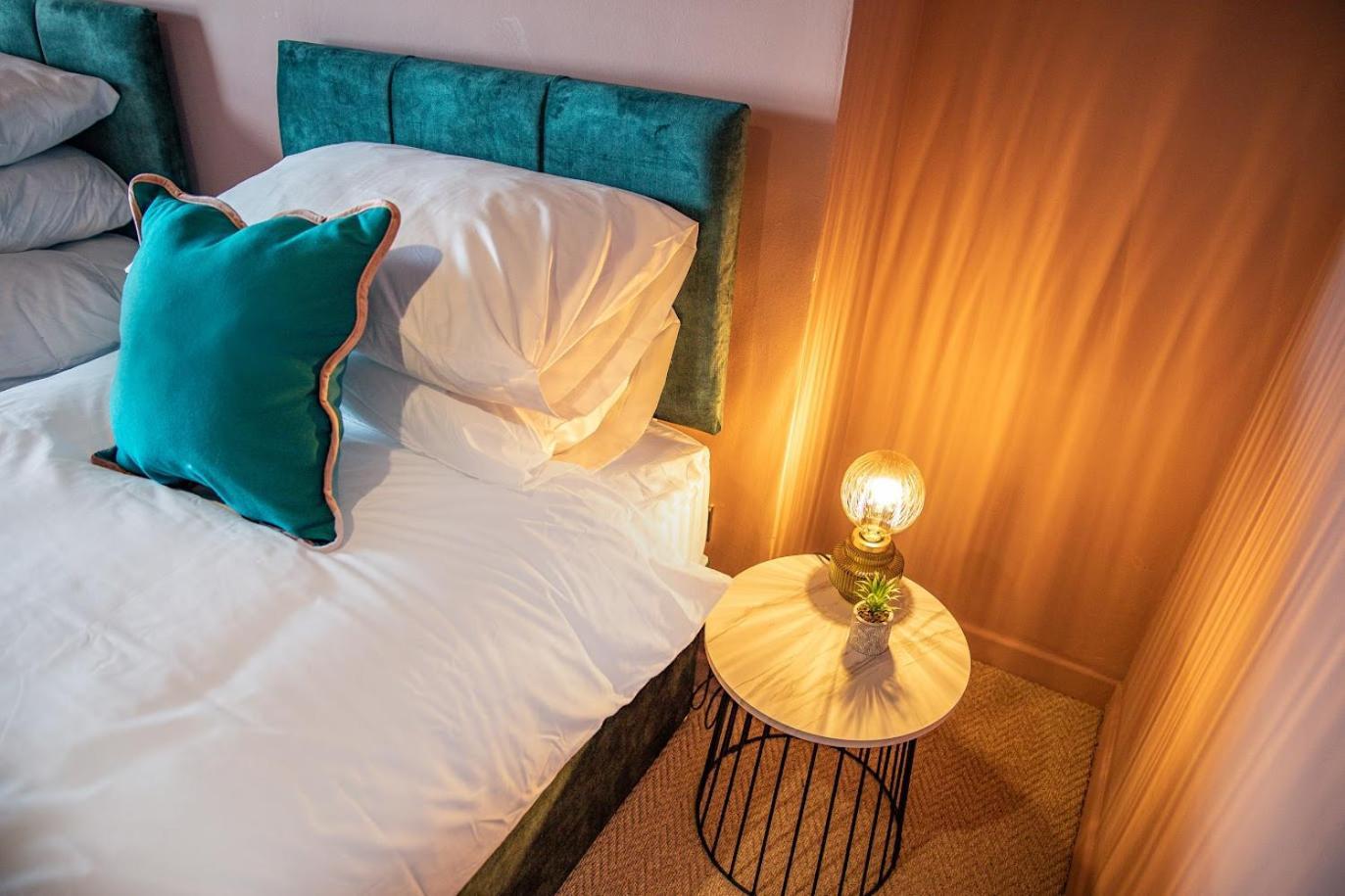 Guest house The Rockfield By Serene Stylish 6br Near Anfield With Bar Parking Virgin Media And Fast Wifi Liverpool