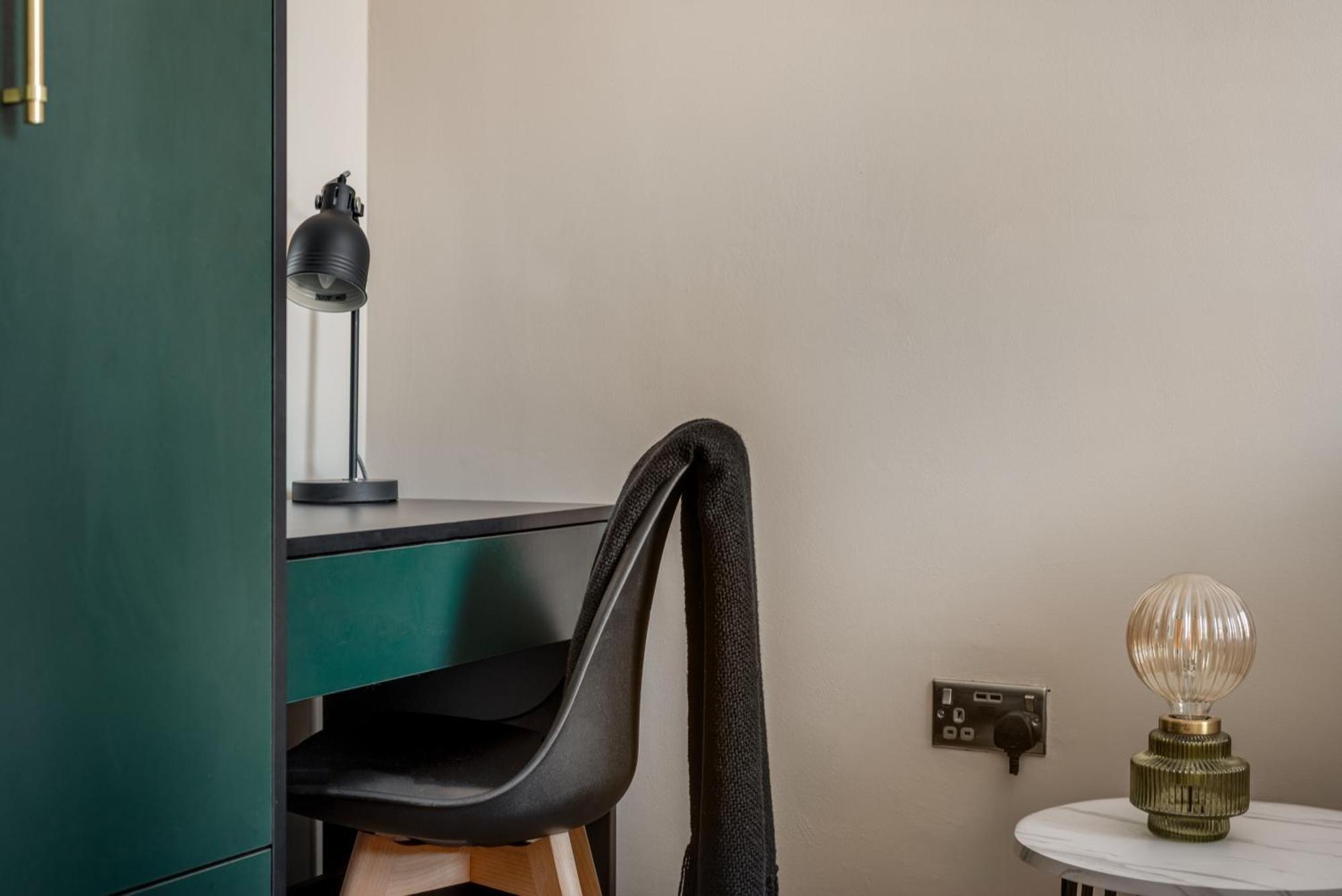 The Rockfield By Serene Stylish 6br Near Anfield With Bar Parking Virgin Media And Fast Wifi Liverpool