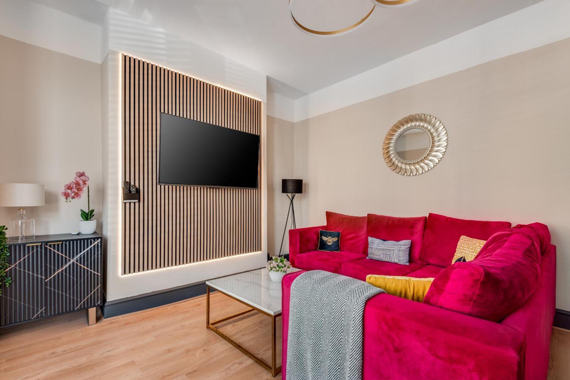 The Rockfield By Serene Stylish 6br Near Anfield With Bar Parking Virgin Media And Fast Wifi Guest house Liverpool